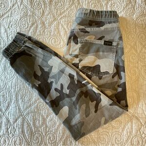 NEW Levi’s Denizen Camo Drawstring Jogger Pant Women’s size XS NWOT